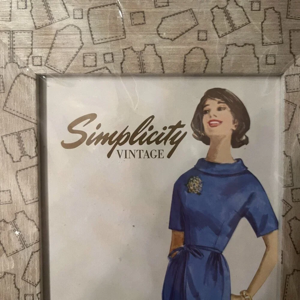 Simplicity Vintage 5x7 wooden